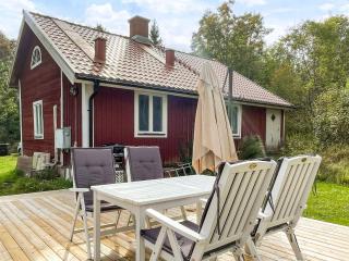2 person holiday home in Mörlunda - 4