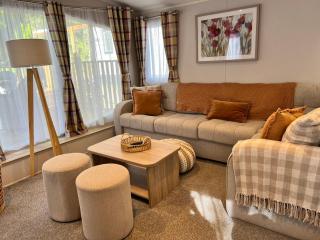Woodland Escape with Hot Tub - Aberdeunant Hall Caravan Park - 6
