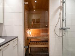 Modern Canal-Side Retreat - Sauna & Huge Balcony - 8