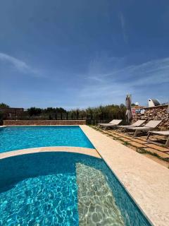 Panorama Serenity Apartment with Communal Pool - 9
