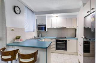 Warringa Surf Holiday Apartments - 7