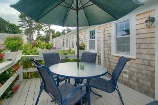 Walk to Beach & Eats! Dennis Port Cottage, 2 Decks - 8