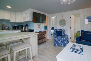 Walk to Beach & Eats! Dennis Port Cottage, 2 Decks - 5