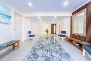 Arublenchi Villa-Luxurious 6BR-4BTH-pool-sleeps 13 - 1