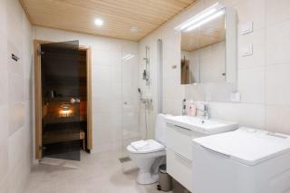 Bright two bedroom with sauna and balcony Kalevankatu - 8