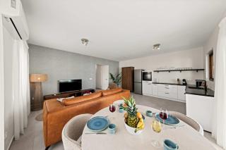 J&M Coral - Modern 2BR & Shared Pool near Mambo - 9