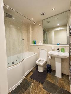 Coventry Central Retreat 3Bed 2Bath Free Parking - 2