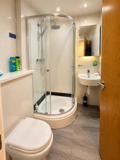 Coventry Central Retreat 3Bed 2Bath Free Parking - 1