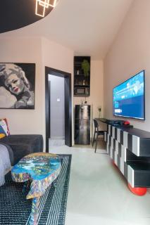 Cozy 1BD With 247 Power And Near Airport - 6