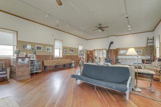 Converted Historic Schoolhouse: Wyoming Retreat - 5