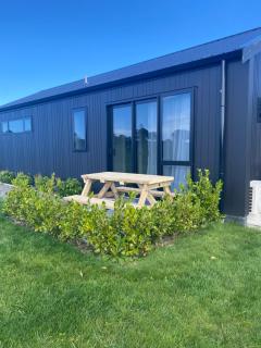 Surf & Turf Romantic Coastal Retreat - Close to Ocean Beach - 3