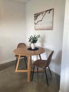 Surf & Turf Romantic Coastal Retreat - Close to Ocean Beach - 7