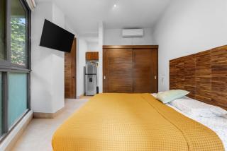 Cozy Studio with Balcony & Forest View - 5