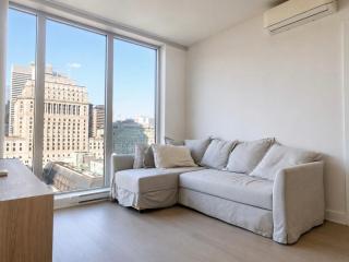 Bright 2BR Downtown - 5