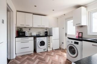 Charming 3-Bedroom Cottage in Peaceful Chalton! - 7