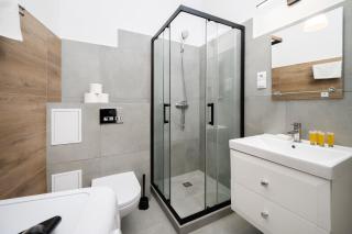 Piaseczna Homely Apartment by BookingHost - 2