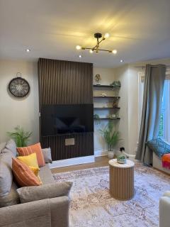 Central and Stylish 3-Bed Cambridge Home - 0