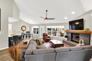 Spacious Fishers 3BR Fishers District - 0