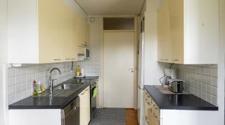 Cozy 2BR Near Sello Mall - Tram, Train & Market - 8