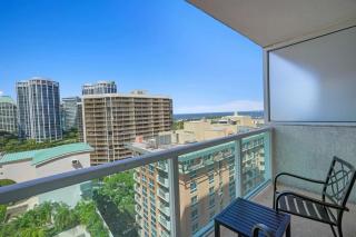 2 Queen Studio, Ocean and City Views, Free Parking - 3