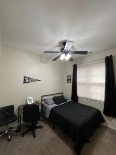 Closest Condo to The United Center 3 Bedrooms & Futon - 7