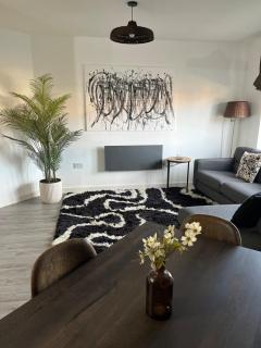 1BR Flat near M6Jct23 and A580 with multi car parking - 9