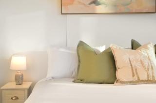 Jewel 27 Luxury 5 Star Beachfront King & Queen - 1