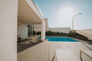 Sea Front Villa With Heated Pool - 6