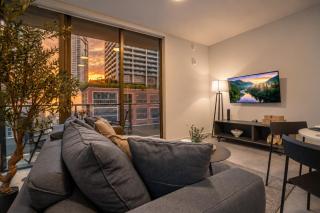 F1008 Modern Corner 1-Bdr Apt with Pool and Gym in Miami Downtown - 5