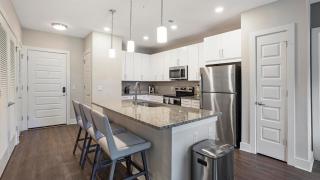 Landing Incredible 2BD Gym - 8