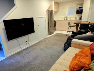 2-Bedroom Townhouse At 56 Stewart Street - 3