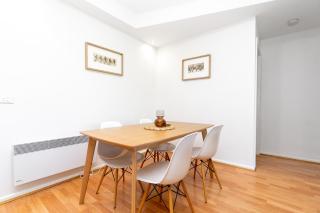 2BR 2BA Apt with Dedicated Workspace and Free parking - 2