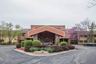 Clarion Inn - 7