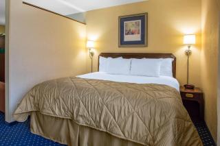 Clarion Inn - 2
