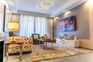Luxury 3 Bed All Ensuite Apartment at One Riverside with Pool, Gym, Sunset Balcony & Optional Car Driver - 4