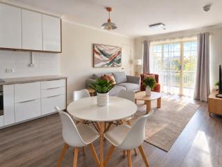 2BR Inner South Stay with Pools, Gym and Sauna - Hosted by Canstay - 7