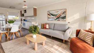 2BR Inner South Stay with Pools, Gym and Sauna - Hosted by Canstay - 4