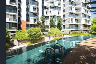 City Edge 2BD with Pool and Gym - 4