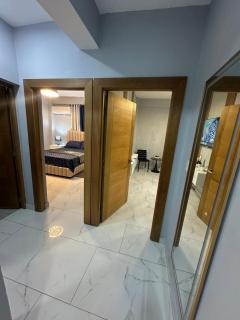 Luxurious 3 bedroom apartment with private jacuzzi area - 1