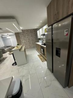 Luxurious 3 bedroom apartment with private jacuzzi area - 4