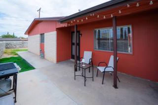 3BR Eastside Home Refrigerated A/C & Garage - 4