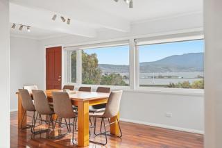 River and Mountain View Retreat, Sleeps 8 - 0