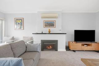 River and Mountain View Retreat, Sleeps 8 - 7