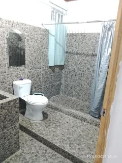 hostal casa planes de renderos con parqueo privado - 2