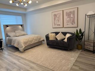 Luxury Private Room & Bath near Ajax GO - 4