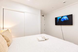 WLG CBD 1BR - Luxe Hyde Lane Stay with Amenities - 1