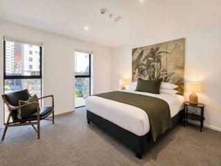 The Manchester - Luxury King Beds and Parking - 8