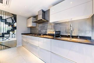 Refined Family Residence in Singapore - 4