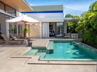 Villa Ami 3Br & Private Pool & Garden - 2