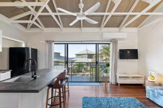 Surf & Stay - 50m to Main Beach - 4